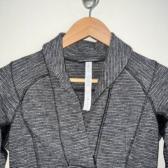 LULULEMON Think Fast Thumbhole Half Zip Pullover Long Sleeve in Coco Pique Black - Picture 13 of 13